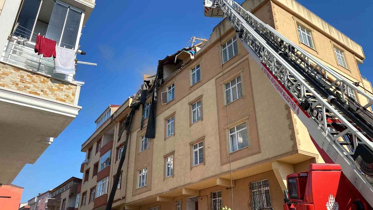 Son dakika haberleri... Sultangazi'de patlamanın şiddeti kamerada