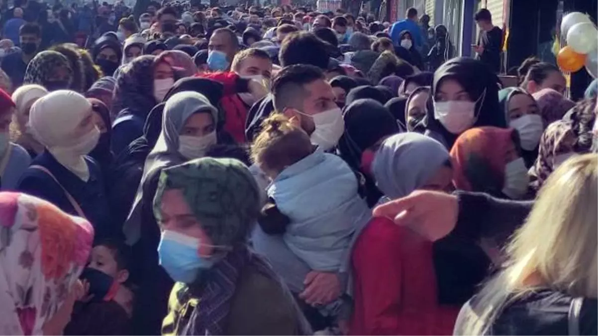 Açılışa özel indirim izdihama neden oldu! İş çığırından çıkınca mağaza satışları durduruldu