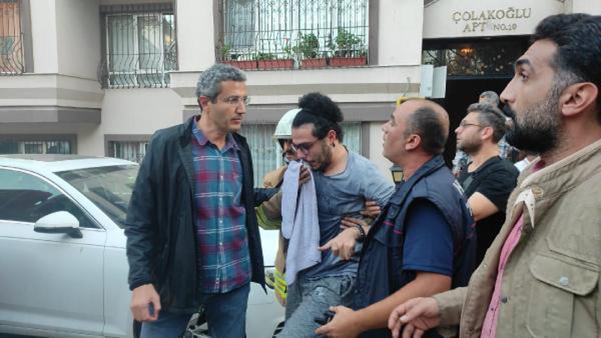 HATAY'DA 3 KATLI BİNANIN KAZAN DAİRESİNDE KORKUTAN YANGIN