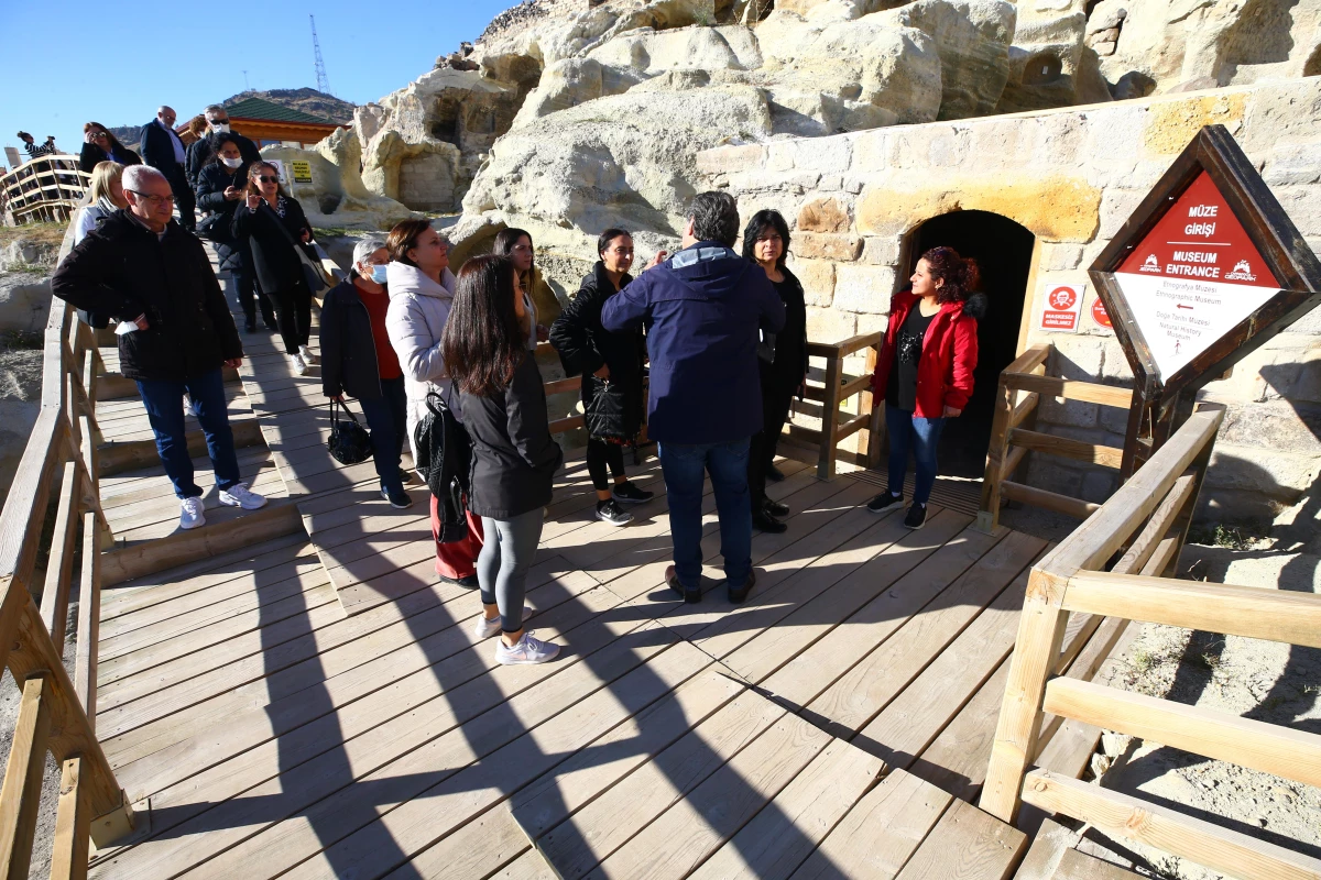 Τα εγγόνια όσων πήγαν στην Ελλάδα από το Νεβσεχίρ με την ανταλλαγή πληθυσμών επισκέφτηκαν το ιστορικό «Καγιασεχίρ»