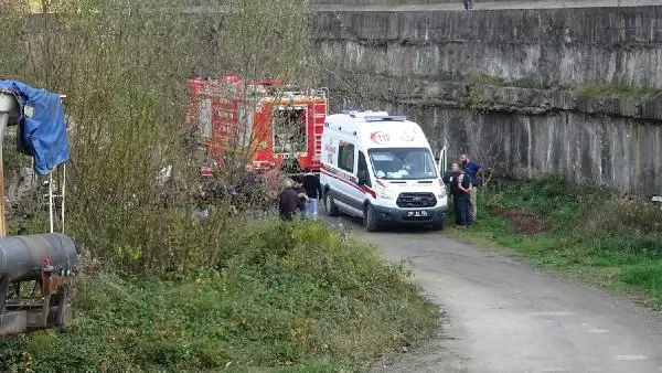 TRAKTÖRÜ DEVİRDİ; 1 YARALI
