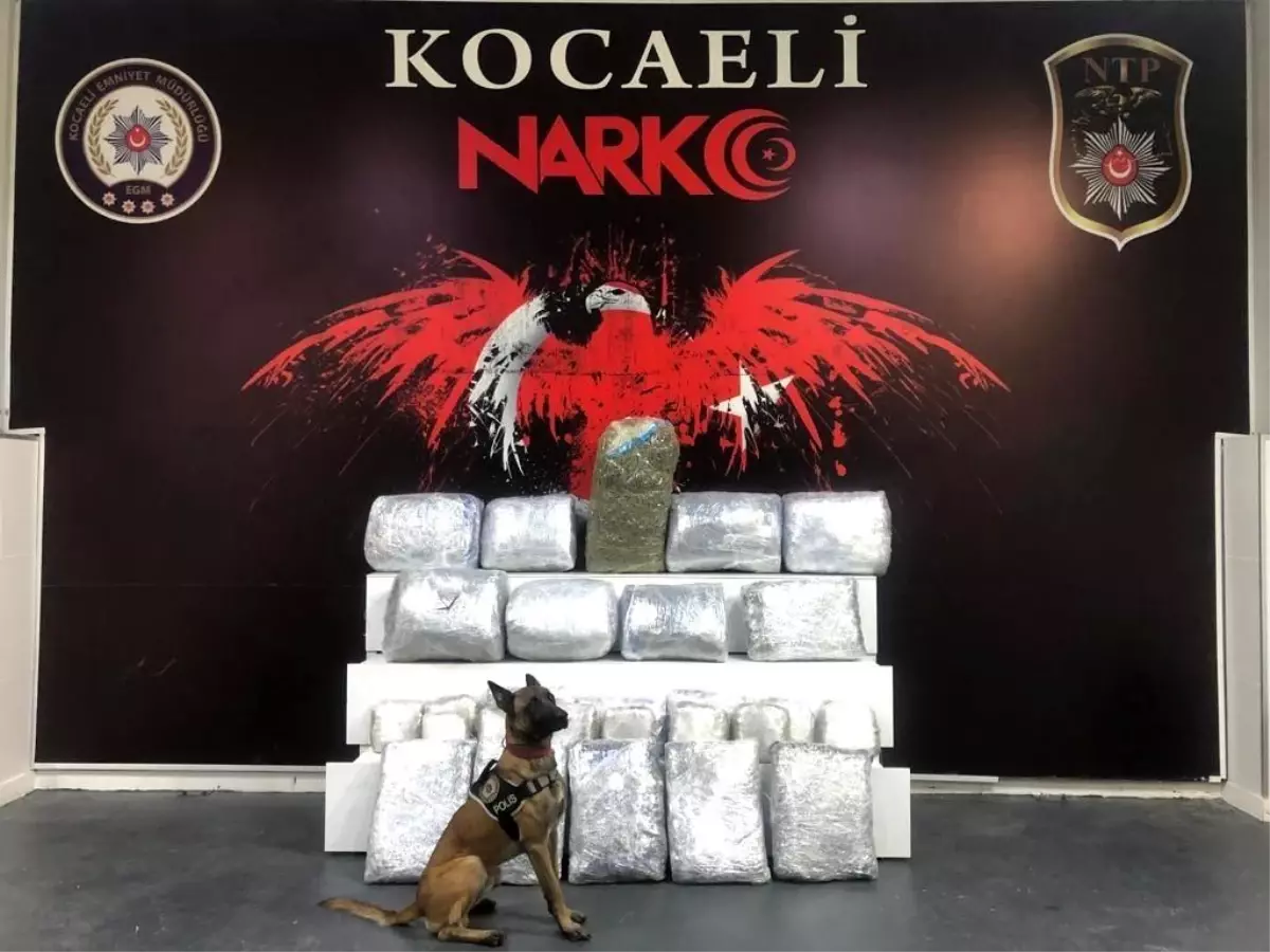 Araçta kilo kilo uyuşturucu ele geçirilmişti, 3 şüpheli adliyeye sevk edildi