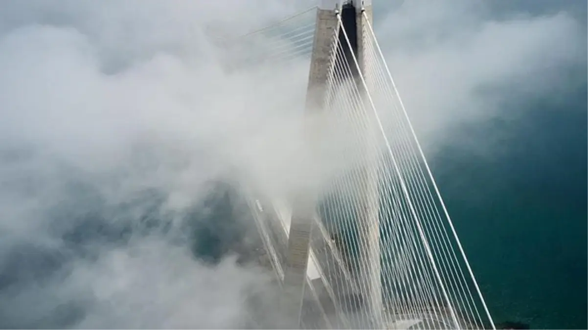 Boğazı sis kapladı, Vali Yerlikaya'dan paylaşım gecikmedi: İstanbul deyince aklıma bir masal gelir