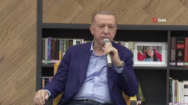 Cumhurbaşkanı Erdoğan "Gölgesinde huzur bulduğumuz bayrak hepimizin ortak bayrağıdır"