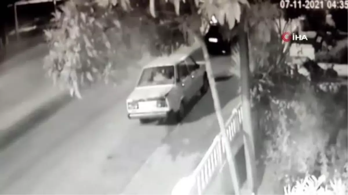 Son dakika haberleri: Feci kaza kamerada...Park halindeki tıra arkadan çarpan otomobil alev aldı: 1 ölü, 1 ağır yaralı