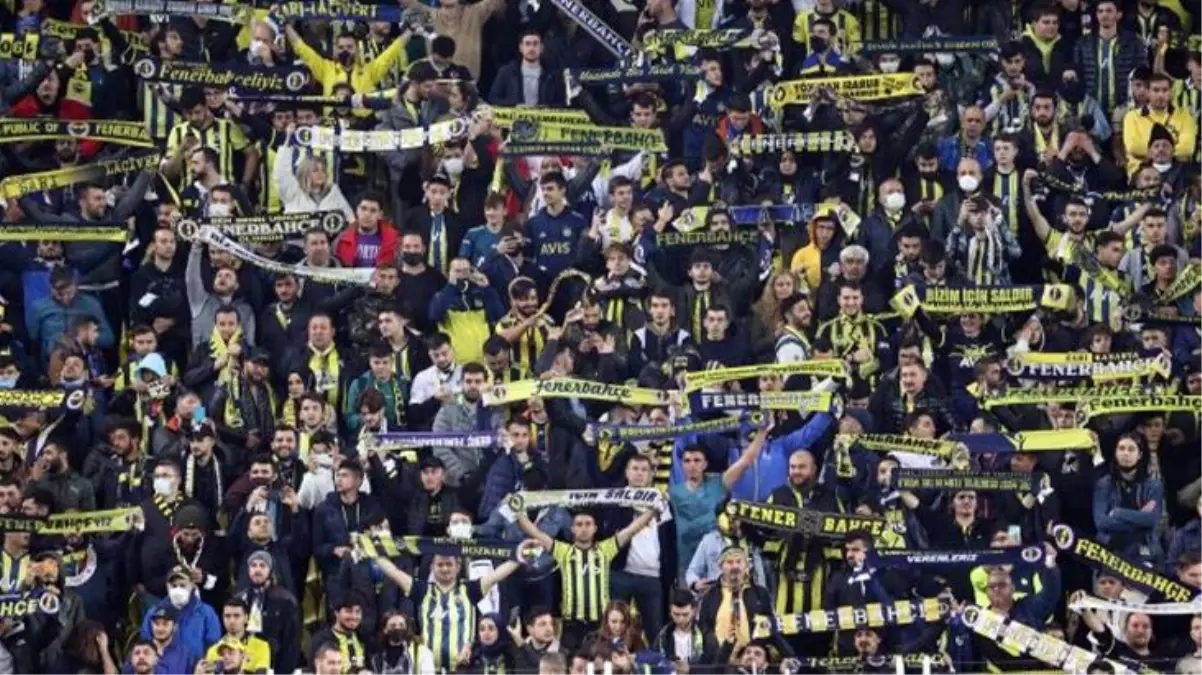 Taraftarın tahammülü kalmadı! Kadıköy'de tribünler 'Yönetim istifa' sesleriyle inledi