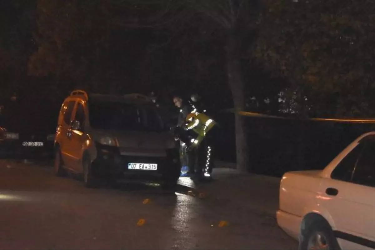 Husumetli iki grubun tartışması silahlı kavgaya dönüştü: 2 ölü, 3 yaralı