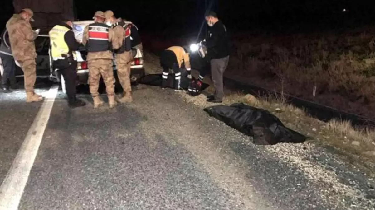 Otomobil tırın dorsesine çarptı! Karı-koca feci şekilde can verdi