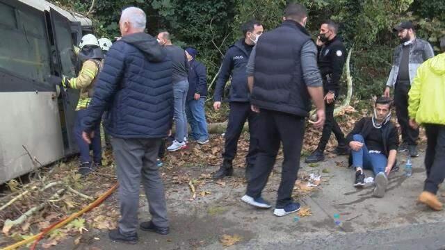 Son dakika: İstanbul'da minibüs kazası, sıkışan yolcular kurtarılmaya çalışılıyor Son dakika: İstanbul'da minibüs kazası, sıkışan yolcular kurtarılmaya çalışılıyor