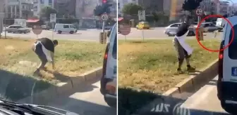 Trafikte yere muz kabuğu fırlattı, arkasındaki sürücü kabuğu alıp aracın içine geri attı