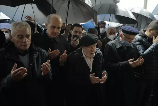 SARAYBOSNA - Aliya İzetbegoviç'in dava arkadaşı Hasan Çengiç aile kabristanına defnedildi