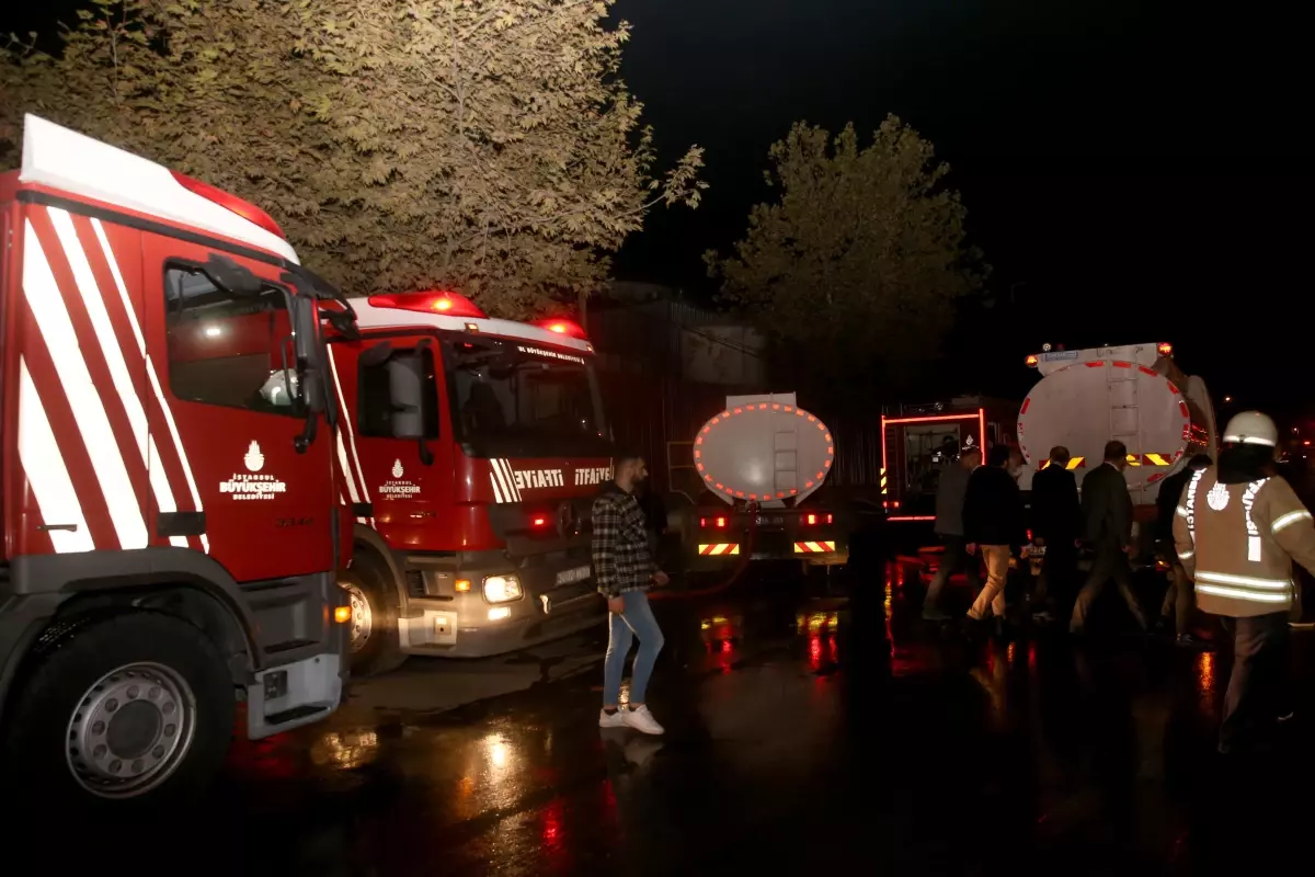 Avcılar'daki fabrika yangınına müdahale sürüyor