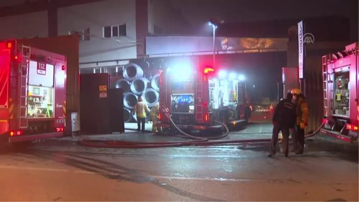 Son dakika haberleri | Başakşehir'de metal fabrikasında çıkan yangın hasara neden oldu