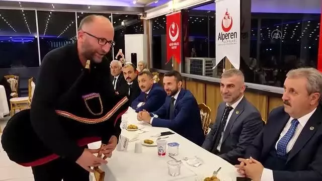 BBP Genel Başkanı Destici, şarkı söyledi, horon oynadı