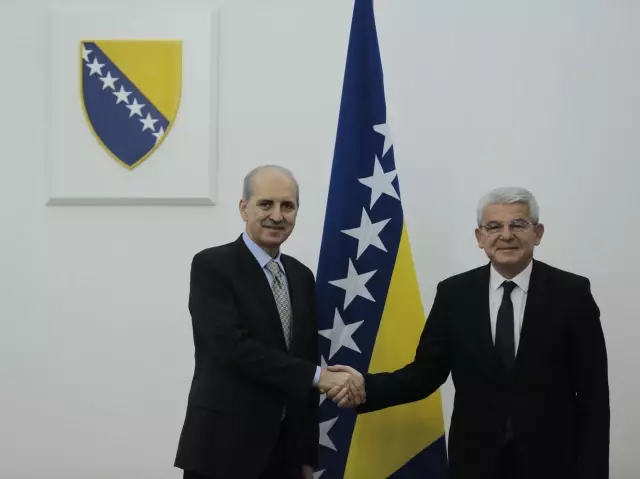 SARAYBOSNA - Aliya İzetbegoviç'in dava arkadaşı Hasan Çengiç aile kabristanına defnedildi