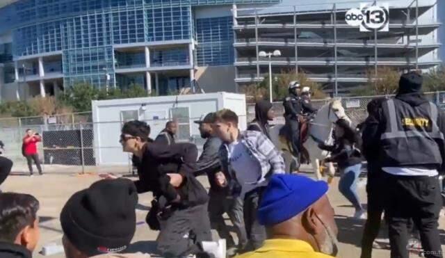 Kylie ve Kendall Jenner konserde aldırış etmeden cesetlerin yanından geçti