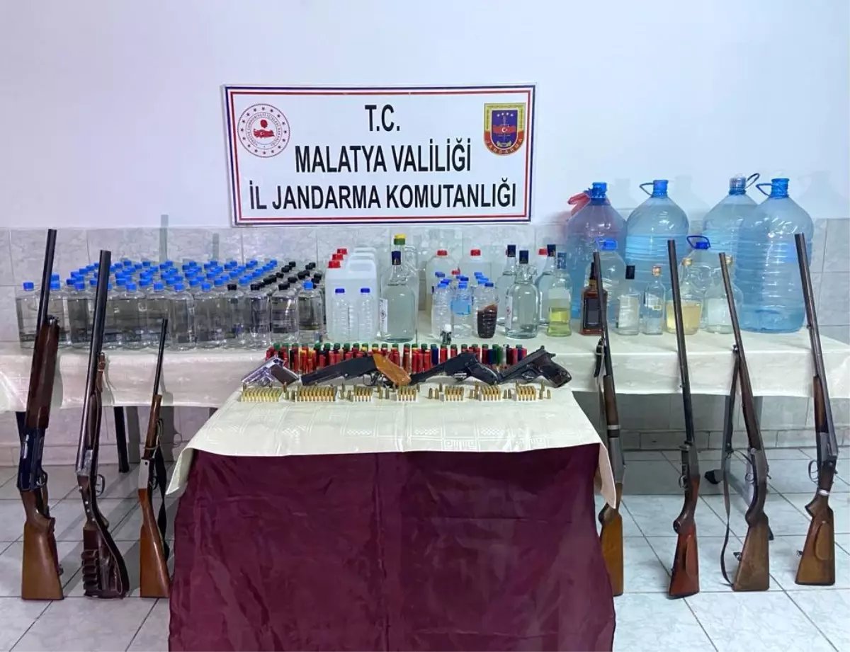 Son dakika haberleri: Malatya'da jandarmadan silah ve uyuşturucu operasyonu