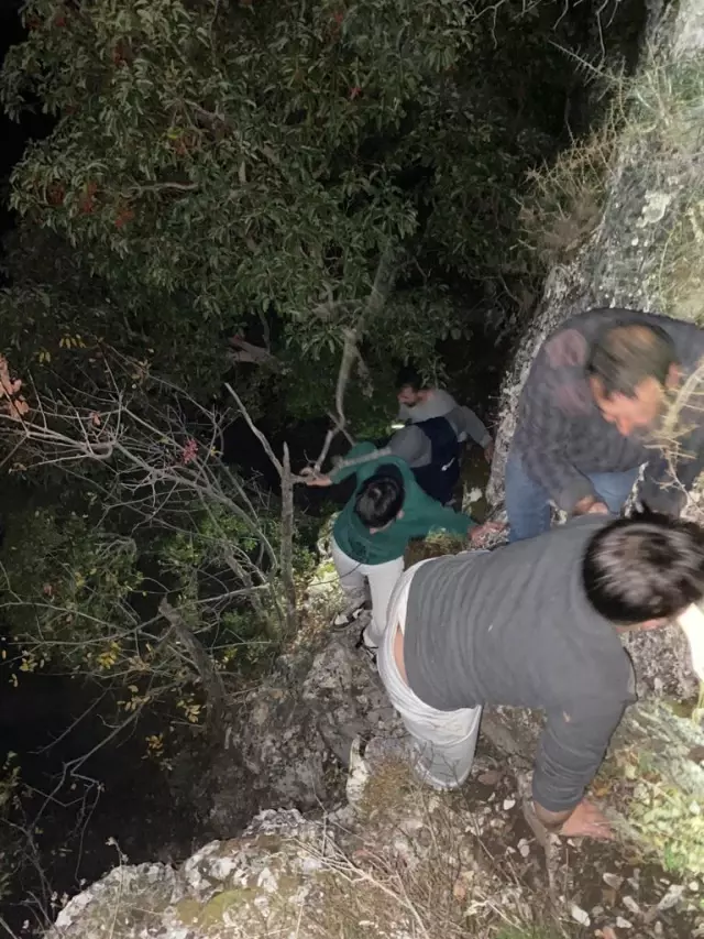 Son dakika haberi... Spil Dağı'nda mahsur kalan 4 kişiyi jandarma kurtardı