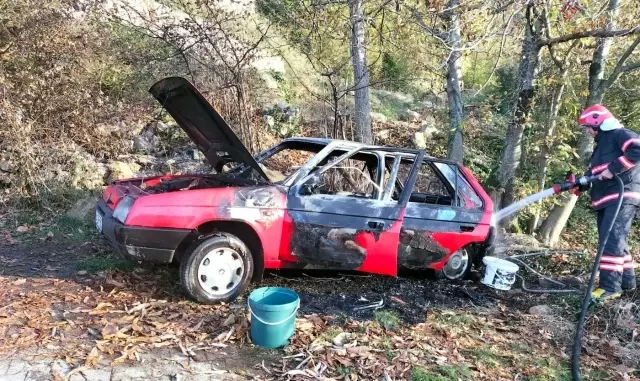 Son Dakika | Park halindeki otomobil yangında kullanılamaz hale geldi