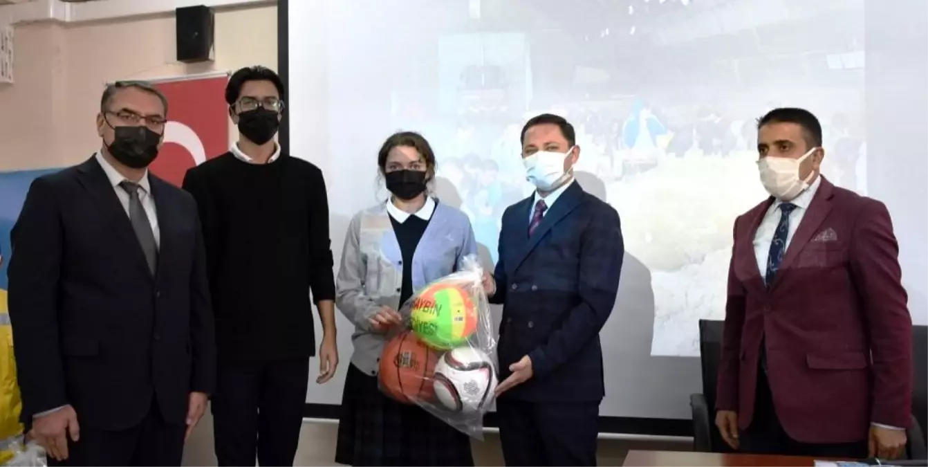 'Sıfır Atık Projesi' kapsamında Mardin geneli okullar arası 'Atık Pil Yarışması'nda dereceye giren okul ve öğrencilere ödülleri takdim edildi