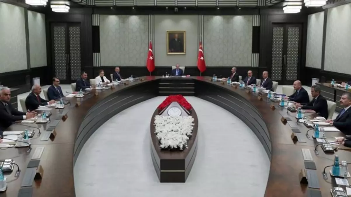 Son dakika: Cumhurbaşkanlığı Kabinesi toplandı! Ana gündem maddesi asgari ücret zammı ve artan gıda fiyatları