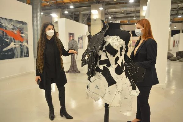 'Yüzleşme' standı Ankara'da sanatseverlerle buluştu