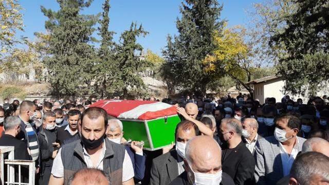 Aşı karşıtı İYİ Partili İlçe Başkanı Hayri Yılmaz koronavirüs nedeniyle hayatını kaybetti Aşı karşıtı İYİ Partili İlçe Başkanı Hayri Yılmaz koronavirüs nedeniyle hayatını kaybetti