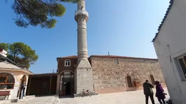 Son dakika haber... BALIKESİR - Ayvalık'ta Hacı Bayram Veli adına yaptırılan camiden 530 yıldır ezan sesi yükseliyor