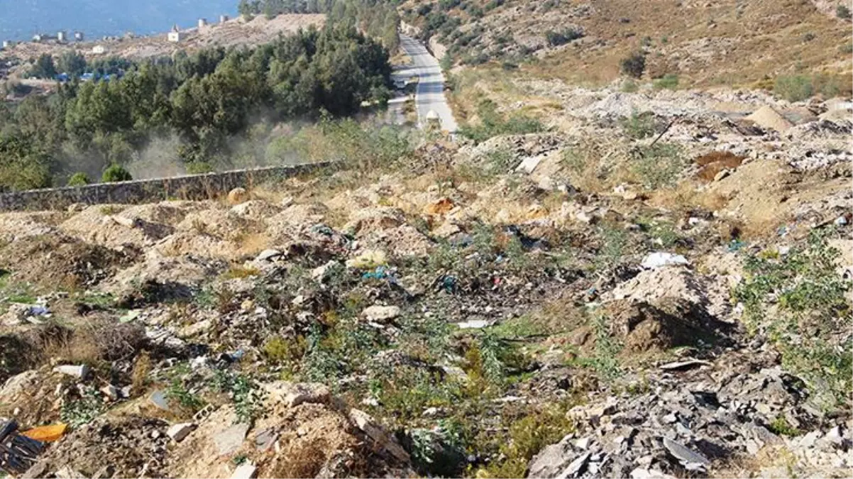 Bodrum'da isyan ettiren görüntü! Acil toplanma alanı çöplüğe döndü