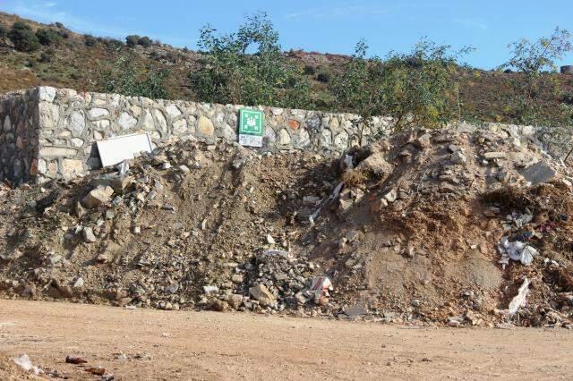 Bodrum'da moloz yığınlarıyla kaplanan afet toplanma alanı havadan görüntülendi