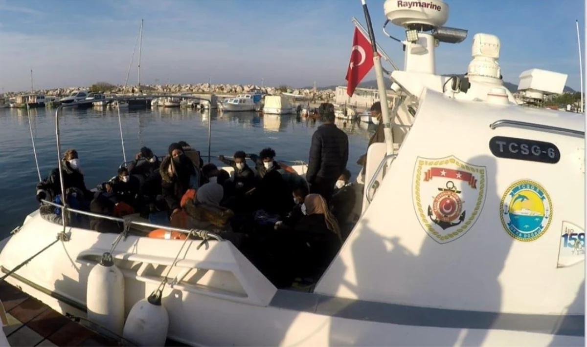 Çanakkale'de Türk kara sularına itilen 24 düzensiz göçmen kurtarıldı