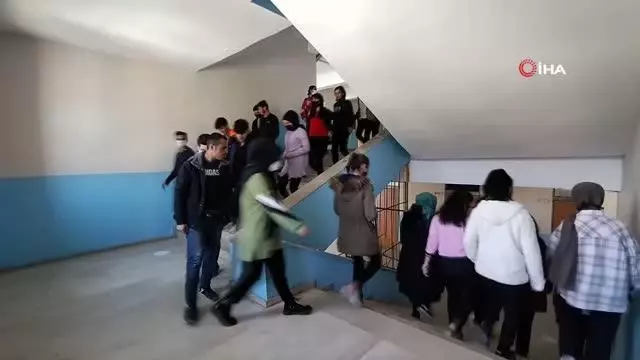 Depremin yıl dönümünde okullarda eş zamanlı deprem tatbikatı