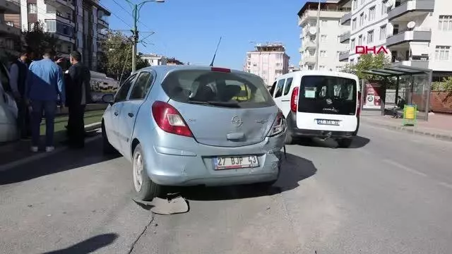 GAZİANTEP'TE ZİNCİRLEME TRAFİK KAZASINDA MADDİ HASAR MEYDANA GELDİ - YENİDEN
