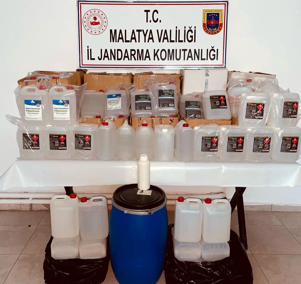 Son dakika haberi... Jandarma KOM'dan sahte alkole geçit yok