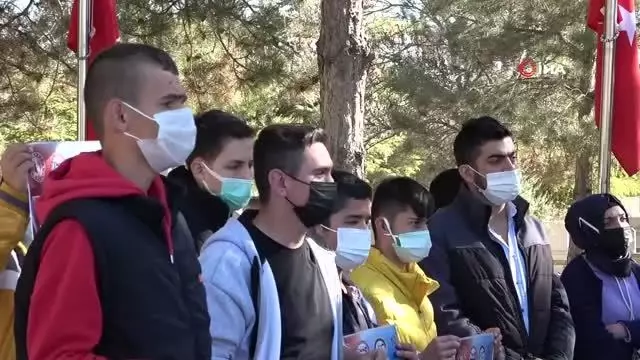 Kayserili özel öğrencilerden Ömer Halisdemir'e dua