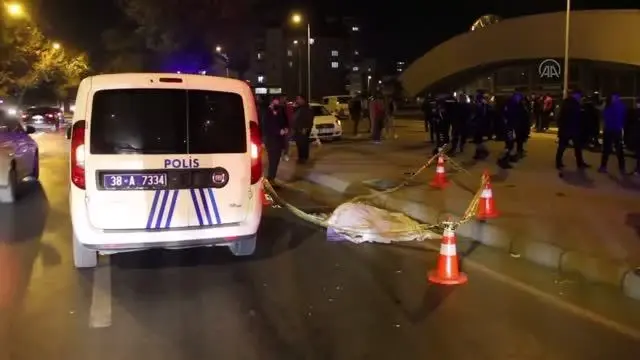 Minibüsün çarptığı kadın hayatını kaybetti