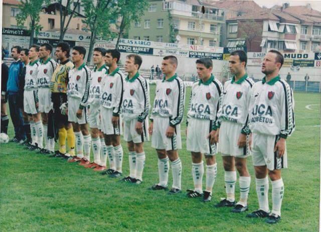 Okulda vücudu asılı halde bulunan öğretmenden şaşırtan detay! Muhteşem Lig takımında oynamış