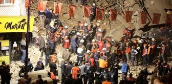 Son Dakika: Malatya'da 2 katlı bina çöktü: 13 kişi yaralı olarak kurtarıldı