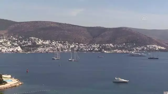 Ünlü iş insan Bill Gates'in mega yatı Bodrum Kalesi açıklarında
