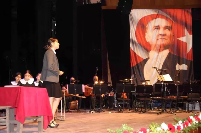 Büyük Önder Atatürk, Manisa'da anıldı