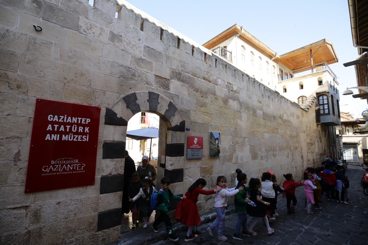 Atatürk'ün 'mahallesinde' 10 Kasım yoğunluğu