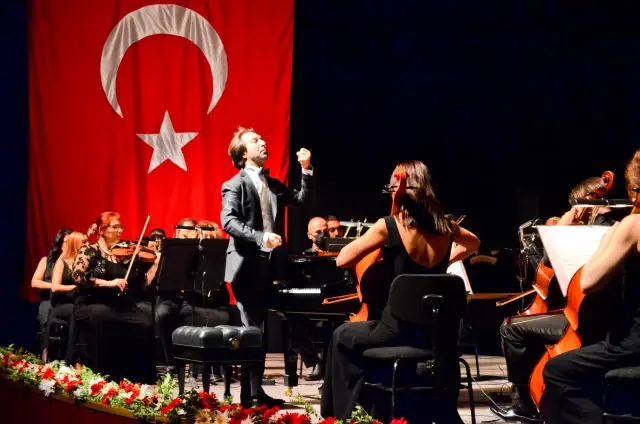 10 Kasım Atatürk'ü Anma Konseri