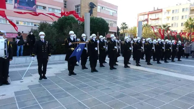 Çanakkale'de saat 09.05'te hayat durdu