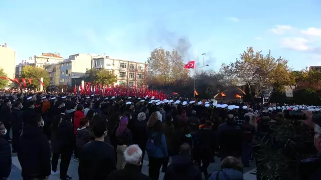 Çanakkale'de saat 09.05'te hayat durdu