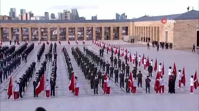 Devletin doruğu Anıtkabir'de