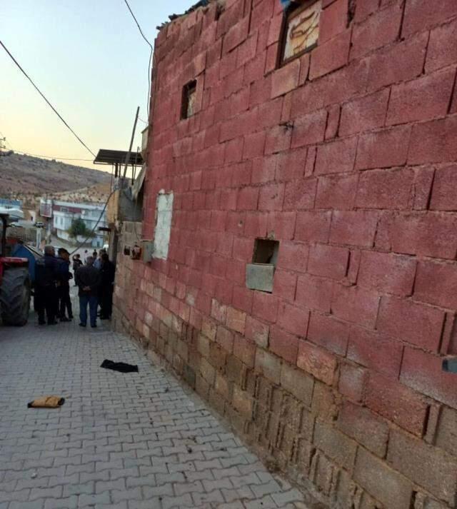 Evini yakan oğlundan kaçarak komşusuna sığınan kadın yaşamını yitirdi Evini yakan oğlundan kaçarak komşusuna sığınan kadın yaşamını yitirdi