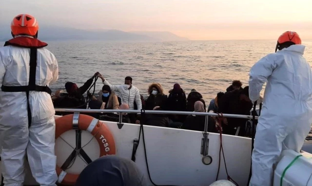 75 παράτυποι μετανάστες διασώθηκαν στα ανοιχτά της Σμύρνης