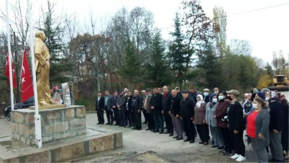 KÖYLÜLER, ARALARINDA PARA TOPLAYIP ATATÜRK ANITI YAPTIRDILAR