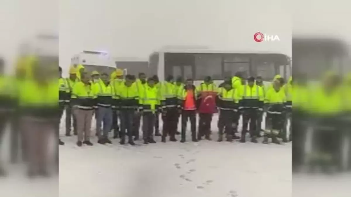 Madenciler kar altında Atatürk'ü andı