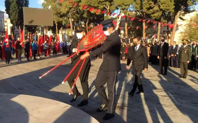 Manisa ilçelerinde hayat 2 dakikalığına durdu